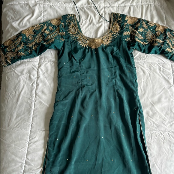 Teal Salwar Kurta Punjabi Suit (size Small/medium) - Picture 2 of 5